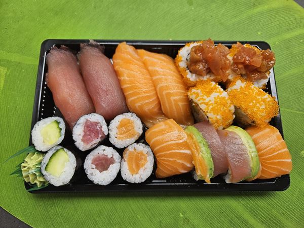 Sushi LUXUS Bento Box für 37.-